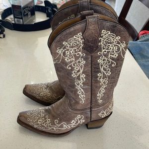 Corral boots